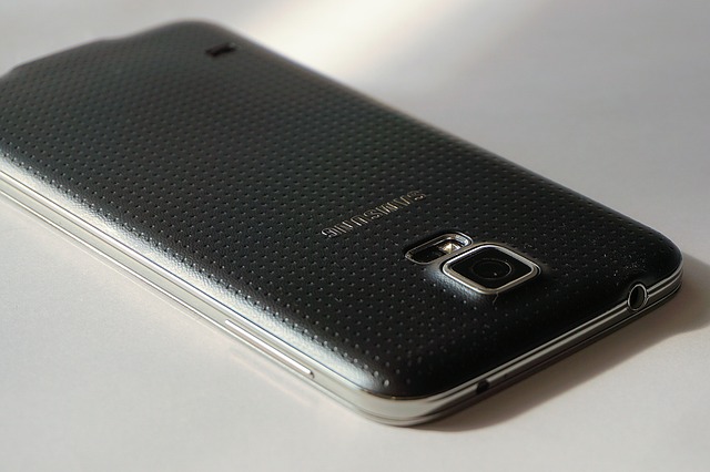 Free download phone samsung galaxy s5 mobile free picture to be edited with GIMP free online image editor