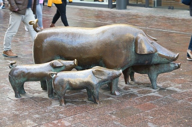 Free picture Pigs Bronze Sculpture -  to be edited by GIMP free image editor by OffiDocs
