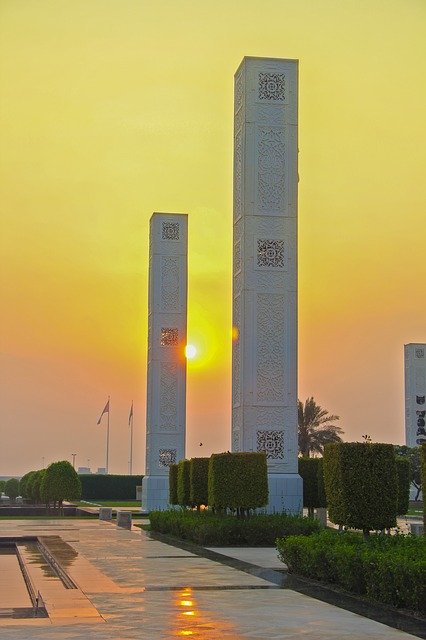 Unduh gratis Pillars Tall Sunset - foto atau gambar gratis untuk diedit dengan editor gambar online GIMP