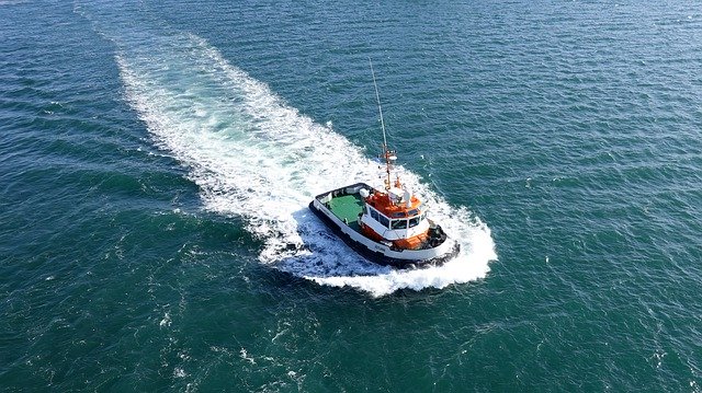 Unduh gratis Pilot Tug Boat - foto atau gambar gratis untuk diedit dengan editor gambar online GIMP