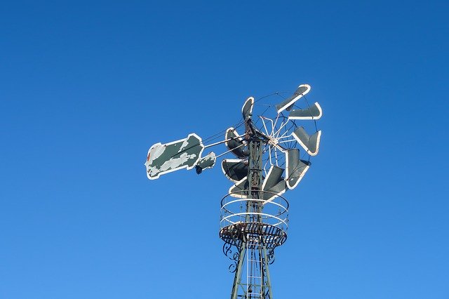 Téléchargement gratuit Pinwheel Windmill Sky - photo ou image gratuite à éditer avec l'éditeur d'images en ligne GIMP