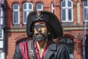 Free download pirate-1101524_960_720 free photo or picture to be edited with GIMP online image editor