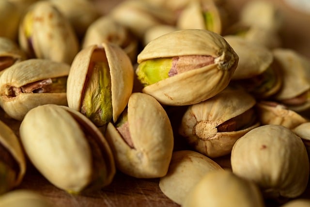 Muat turun percuma biji pistachio biji minyak bercengkerang gambar percuma untuk diedit dengan editor imej dalam talian percuma GIMP