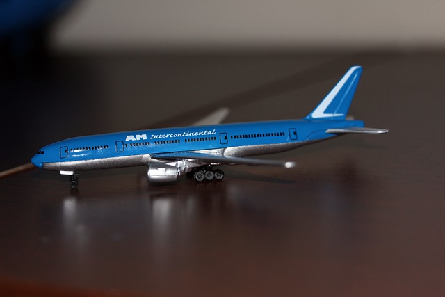 Free download plane 777 777 200 model airport free picture to be edited with GIMP free online image editor