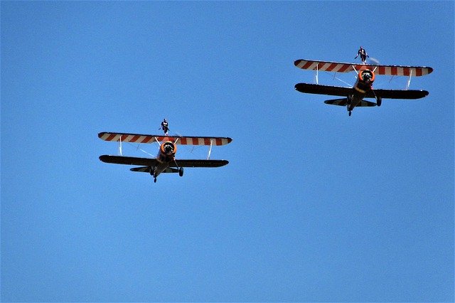 הורדה חינם של Plane Double-Decker Bus Fly - תמונה או תמונה בחינם לעריכה עם עורך התמונות המקוון GIMP