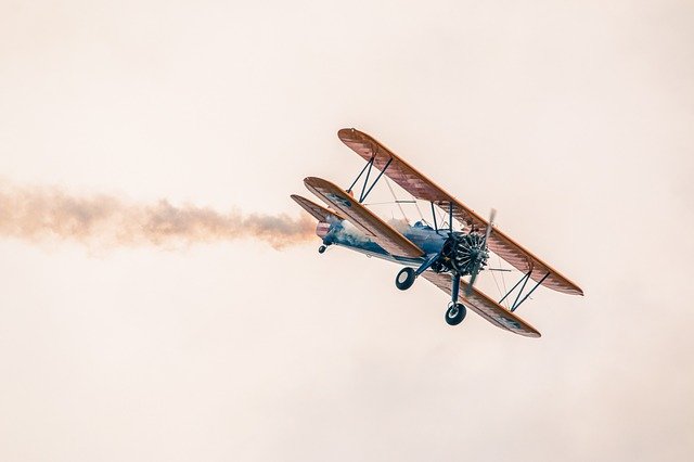 Bezpłatne pobieranie Plane Flight Sky - bezpłatne zdjęcie lub obraz do edycji za pomocą internetowego edytora obrazów GIMP