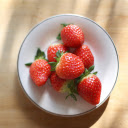 Plate of fresh strawberries  screen for extension Chrome web store in OffiDocs Chromium