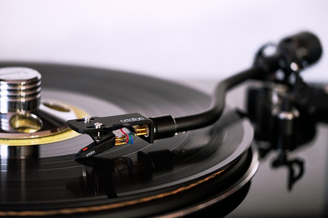 Free graphic plate turntable vinyl record vinyl to be edited by GIMP free image editor by OffiDocs