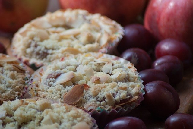 Безкоштовно завантажте безкоштовний шаблон фотографій Plum Apple Cake для редагування в онлайн-редакторі зображень GIMP