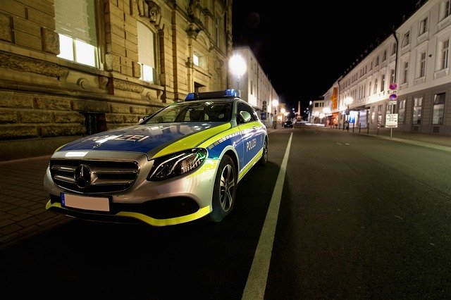 Gratis download Police Policy Traffic - gratis foto of afbeelding om te bewerken met GIMP online afbeeldingseditor