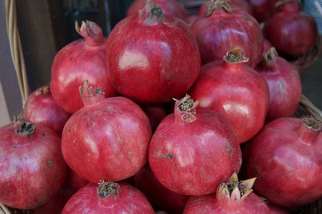 دانلود رایگان Pomegranates Pink Fruit - عکس یا تصویر رایگان قابل ویرایش با ویرایشگر تصویر آنلاین GIMP