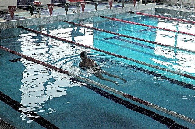 Descărcare gratuită Pool Indoor Swimming - fotografie sau imagini gratuite pentru a fi editate cu editorul de imagini online GIMP