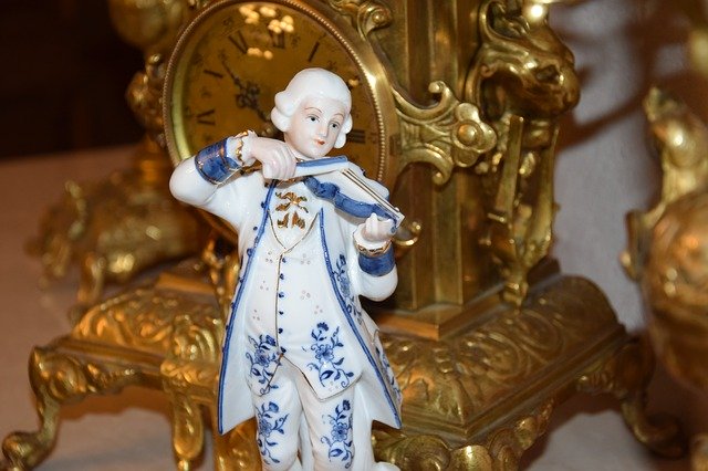 Free download Porcelain Figurines Clock -  free photo or picture to be edited with GIMP online image editor