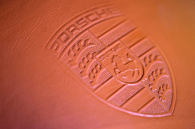 Free download porsche 911 carrera 4s logo badge free picture to be edited with GIMP free online image editor