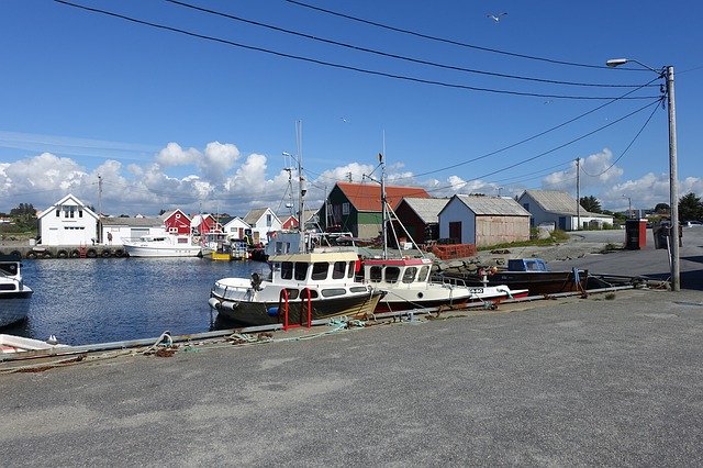 Muat turun percuma Port Fisherman Boat - foto atau gambar percuma untuk diedit dengan editor imej dalam talian GIMP