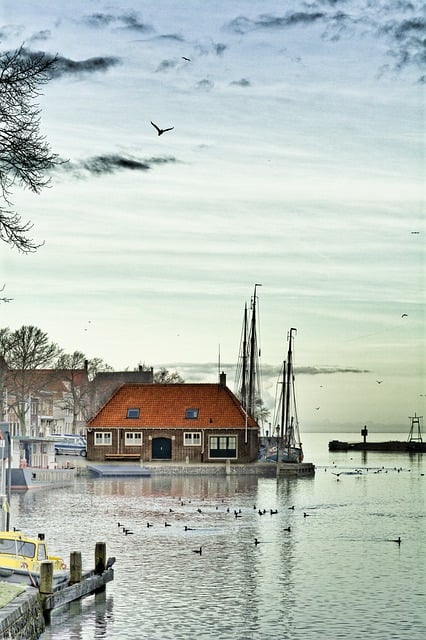 ດາວໂຫຼດຟຣີ port harbor office water reflection free picture to be edited with GIMP free online image editor