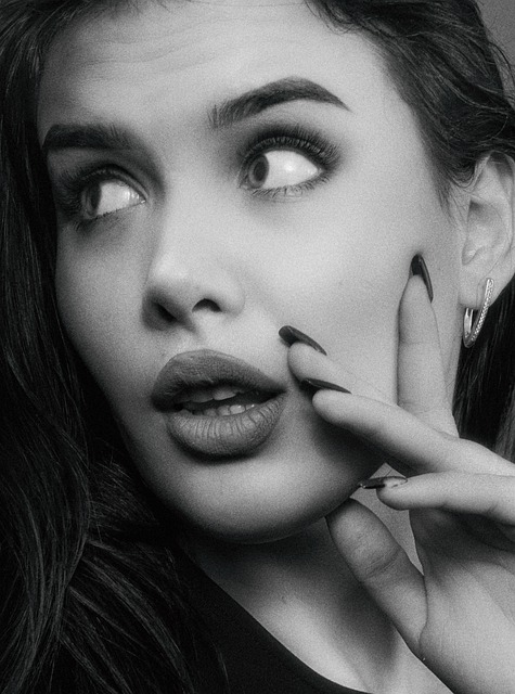 Free download portrait girl face woman retro free picture to be edited with GIMP free online image editor