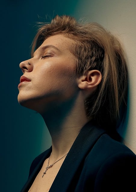 Free download portrait woman studio fashion lyon free picture to be edited with GIMP free online image editor