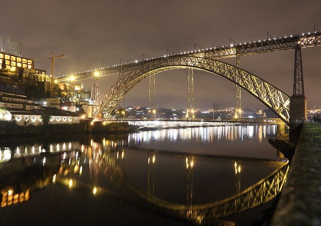 ดาวน์โหลดภาพฟรี porto eifel bridge portugal ที่จะแก้ไขด้วย GIMP โปรแกรมแก้ไขรูปภาพออนไลน์ฟรี
