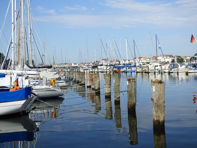 ดาวน์โหลดฟรี Port Yacht Water - ภาพถ่ายหรือรูปภาพฟรีที่จะแก้ไขด้วยโปรแกรมแก้ไขรูปภาพออนไลน์ GIMP