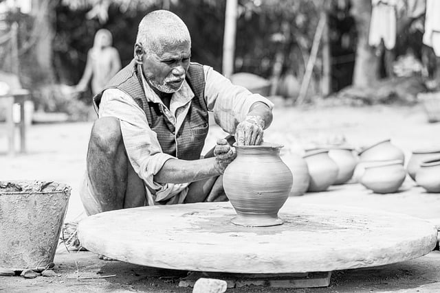 Libreng pag-download ng pottery old man village countryside libreng larawan na ie-edit gamit ang GIMP free online image editor