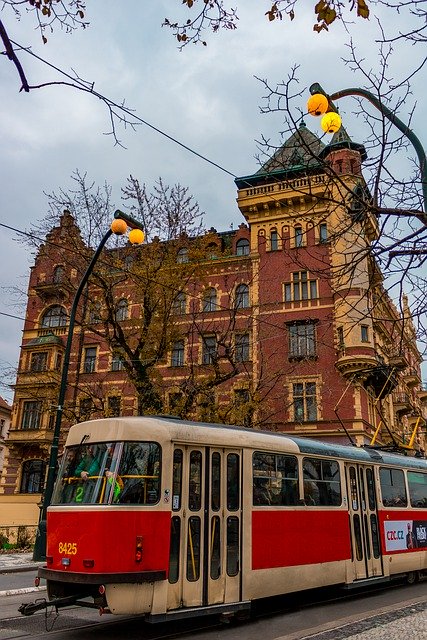 Muat turun percuma Bangunan Prague Praha - foto atau gambar percuma percuma untuk diedit dengan editor imej dalam talian GIMP