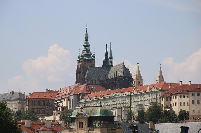 Download gratuito Chiesa di Praha - foto o immagine gratuita da modificare con l'editor di immagini online di GIMP