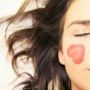 Pretty girls face  screen for extension Chrome web store in OffiDocs Chromium