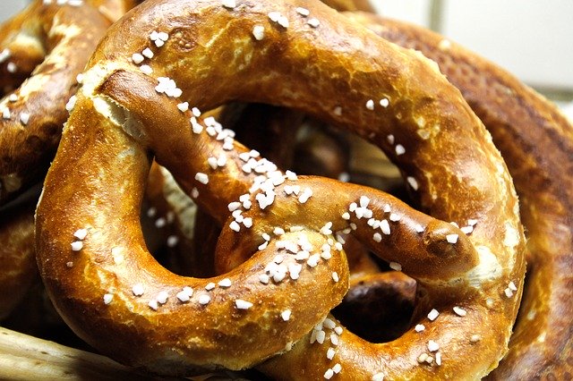 Muat turun percuma templat foto percuma Pretzels Laugenbreze Pretzel Baked untuk diedit dengan editor imej dalam talian GIMP