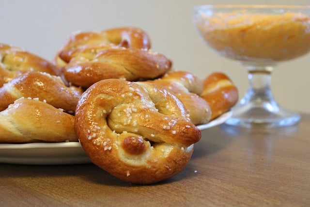 GIMPで編集できる無料のプレッツェル甘い焼きスナック食品無料画像を無料オンライン画像エディターでダウンロード