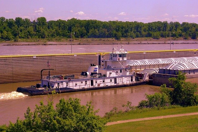 Téléchargement gratuit Pushing Downstream Tugboat - photo ou image gratuite à éditer avec l'éditeur d'images en ligne GIMP