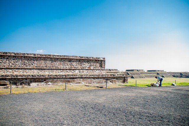 Descarga gratuita Pyramids Teotihuacan Mexico - foto o imagen gratis para editar con el editor de imágenes en línea GIMP