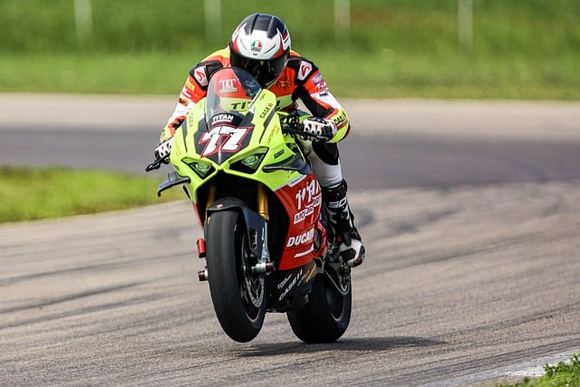 Free download racing motorcycle ducati wheelie free picture to be edited with GIMP free online image editor
