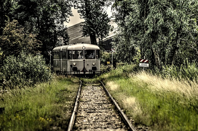 Бесплатно скачать рельсовый автобус, железнодорожный путь, железная дорога, бесплатное изображение для редактирования с помощью бесплатного онлайн-редактора изображений GIMP.