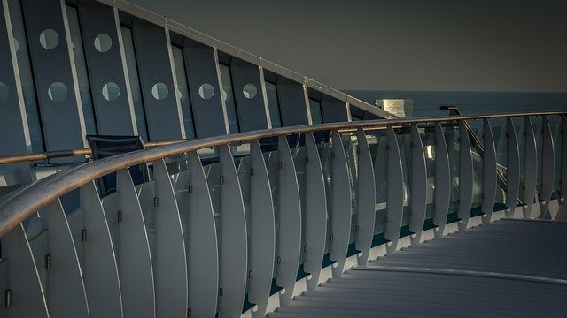 Download grátis de modelo de foto grátis Railing Metal Cruise Ship para ser editado com o editor de imagens online GIMP