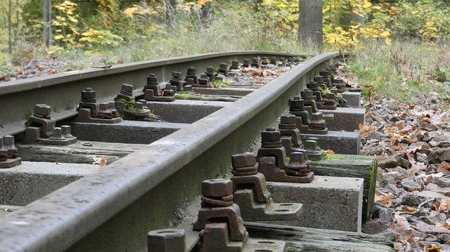 Unduh gratis Rail Track Rails - foto atau gambar gratis untuk diedit dengan editor gambar online GIMP