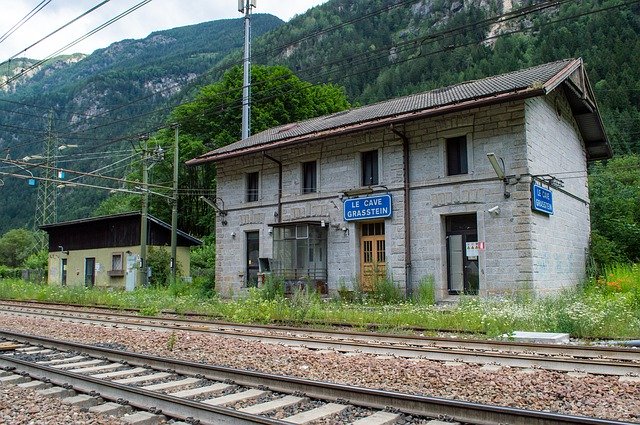 ดาวน์โหลดฟรี Railway Station Landscape Nature - ภาพถ่ายหรือรูปภาพฟรีที่จะแก้ไขด้วยโปรแกรมแก้ไขรูปภาพออนไลน์ GIMP