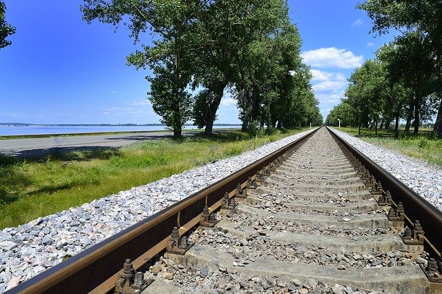 Unduh gratis Railway Ukraine Road - foto atau gambar gratis untuk diedit dengan editor gambar online GIMP