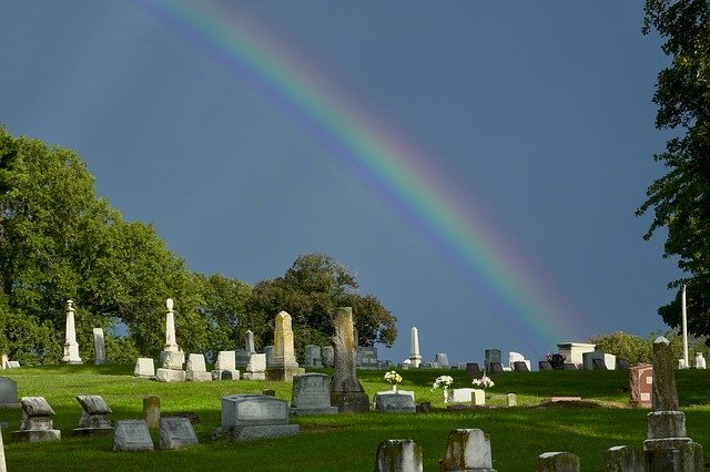 Descarga gratuita Rainbow Cemetery Sky: foto o imagen gratuita para editar con el editor de imágenes en línea GIMP