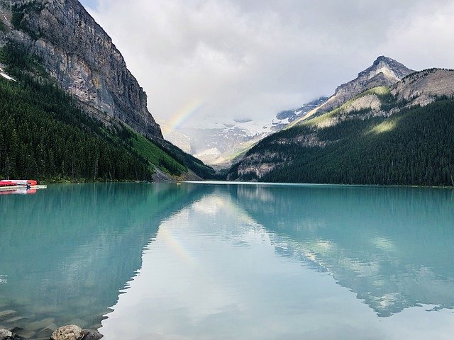 تنزيل مجاني Rainbow Lake Louise Canada - صورة مجانية أو صورة لتحريرها باستخدام محرر الصور عبر الإنترنت GIMP