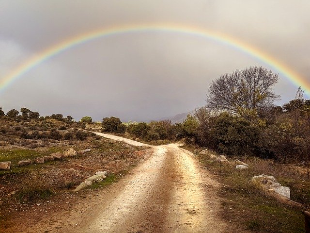 Descarga gratuita Rainbow Path Horizon: foto o imagen gratuita para editar con el editor de imágenes en línea GIMP