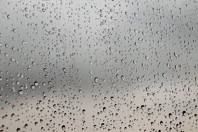 Descărcare gratuită Rainy Day Water Drops Window - fotografie sau imagini gratuite pentru a fi editate cu editorul de imagini online GIMP