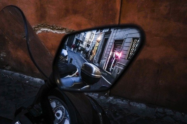 Muat turun percuma Rearview Mirror View City - foto atau gambar percuma untuk diedit dengan editor imej dalam talian GIMP