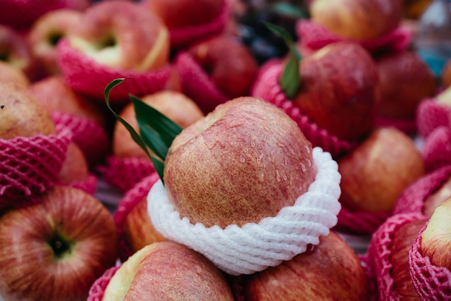 Free download red apple fresh food isolated free picture to be edited with GIMP free online image editor