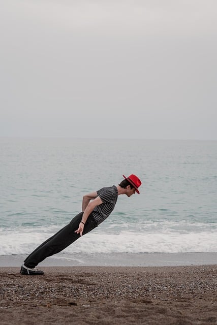 Free download red hat beach optical illusion free picture to be edited with GIMP free online image editor
