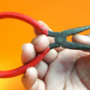 Red pliers  screen for extension Chrome web store in OffiDocs Chromium