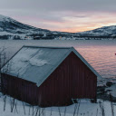 Red snow house and lake  screen for extension Chrome web store in OffiDocs Chromium