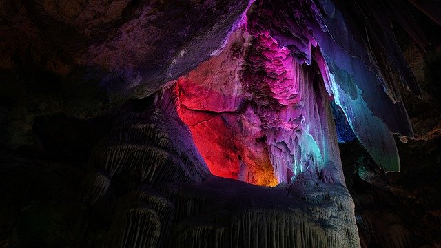 Download gratuito Red Stalactites: foto o immagine gratuita da modificare con l'editor di immagini online GIMP