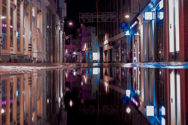 Free picture Reflection Shopping Street Water -  to be edited by GIMP free image editor by OffiDocs