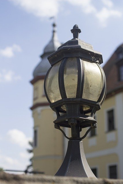 Bezpłatne pobieranie Replacement Lamp The Palace - darmowe zdjęcie lub obraz do edycji za pomocą internetowego edytora obrazów GIMP